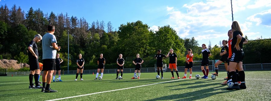 Frauen Fußballmannschaft beim Training