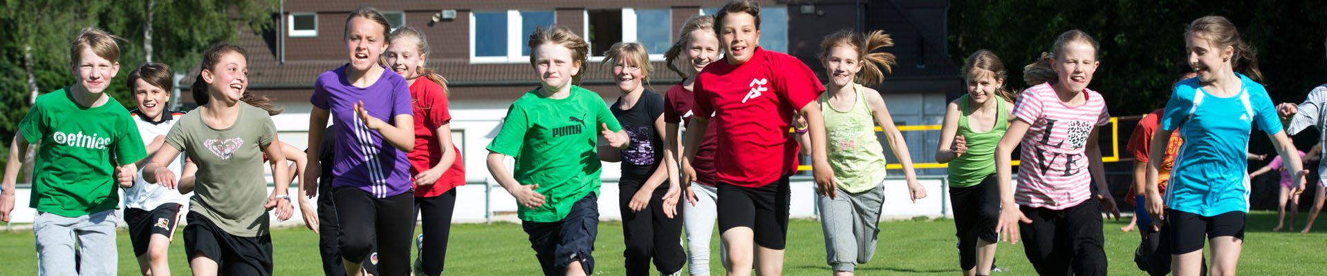 Teaser Anschrift des LSB NRW: Kinder rennen