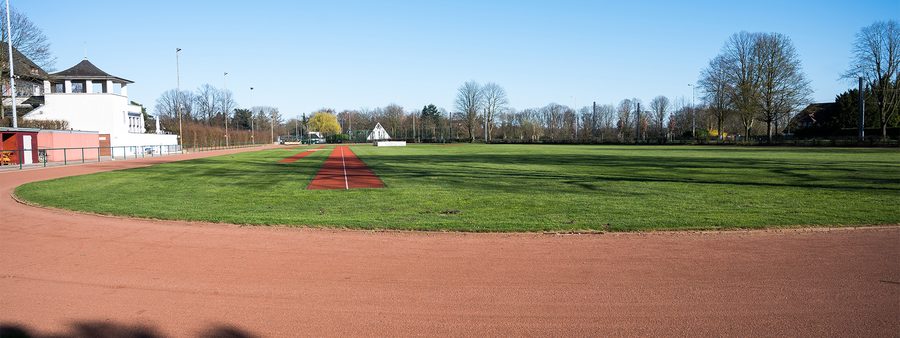 Leere Leichtathletikanlage