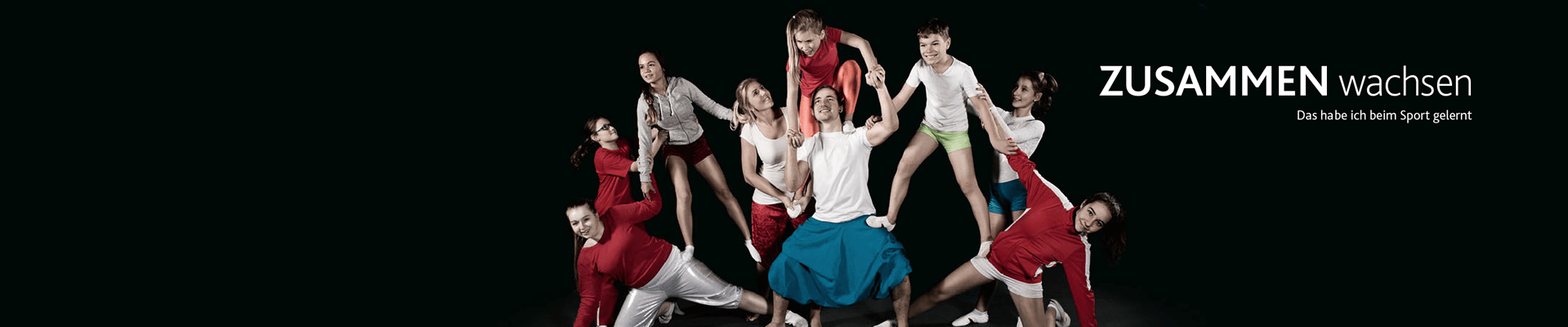 Teaser Entschlossen weltoffen: Kinder und Jugendliche bilden Pyramide