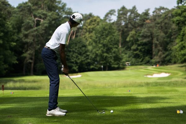 Symbolbild: Golfer auf Golfplatz